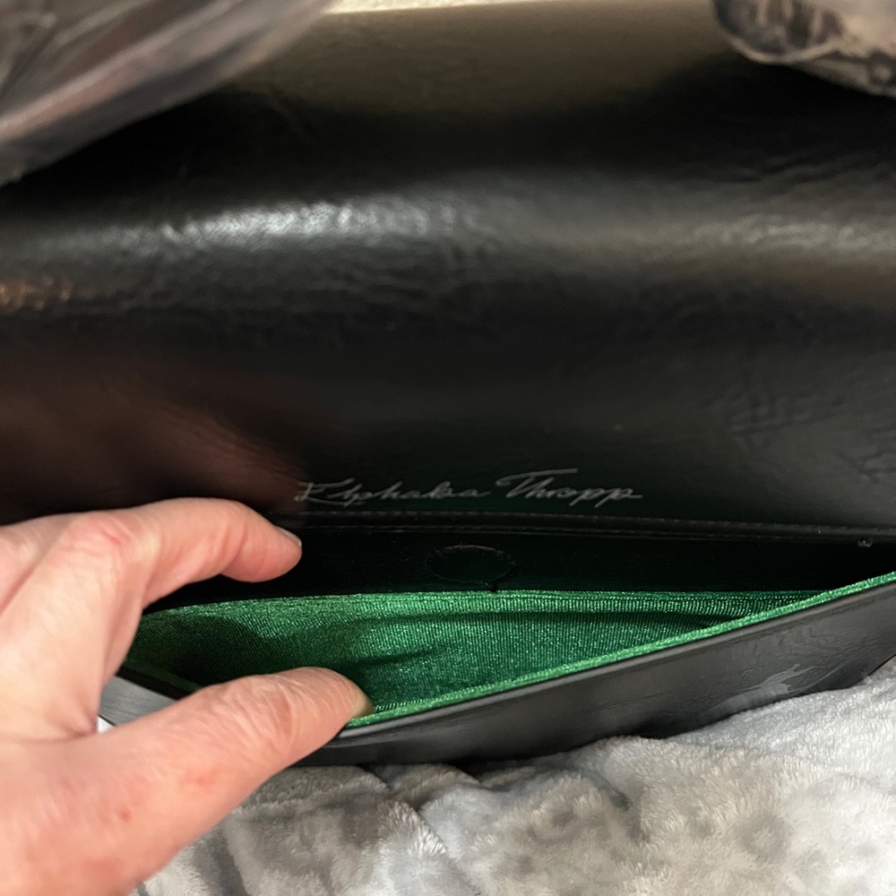 Her Universe Wicked Elphaba Messenger Bag Flying Free, Wicked Squishmallows - Picture 11 of 12